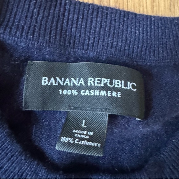 Banana Republic Men’s Large Navy Blue Cashmere Crewneck Sweater - Picture 3 of 6